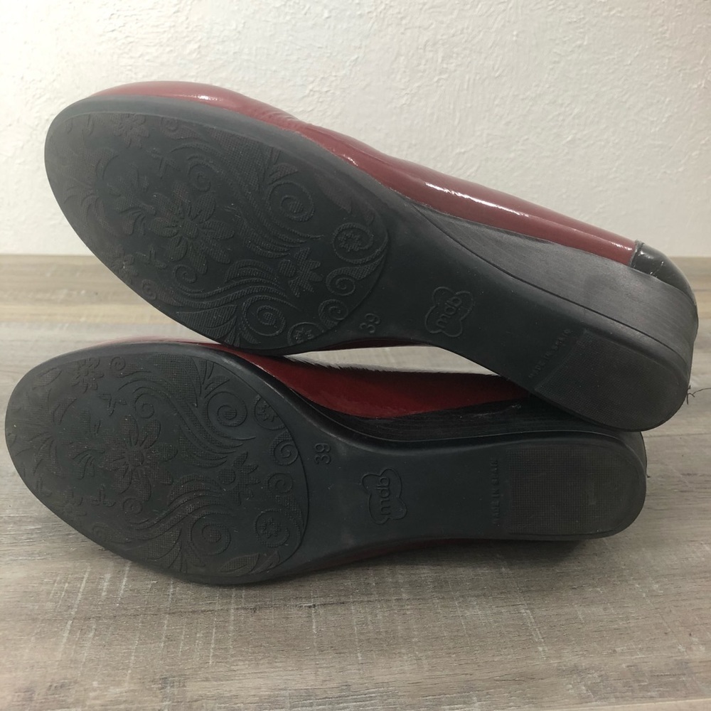 Andiamo Red Patent Leather Black Trim Dress Flats Size 39 EU - Picture 6 of 6